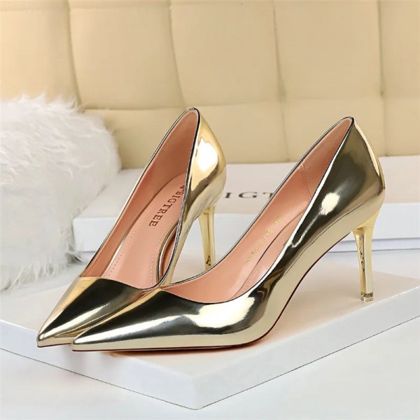 Zarina Heels