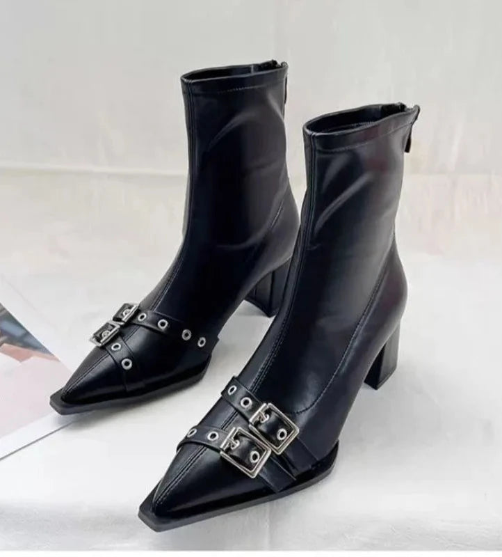Dinesa Boots