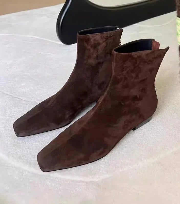 Jonni Boots